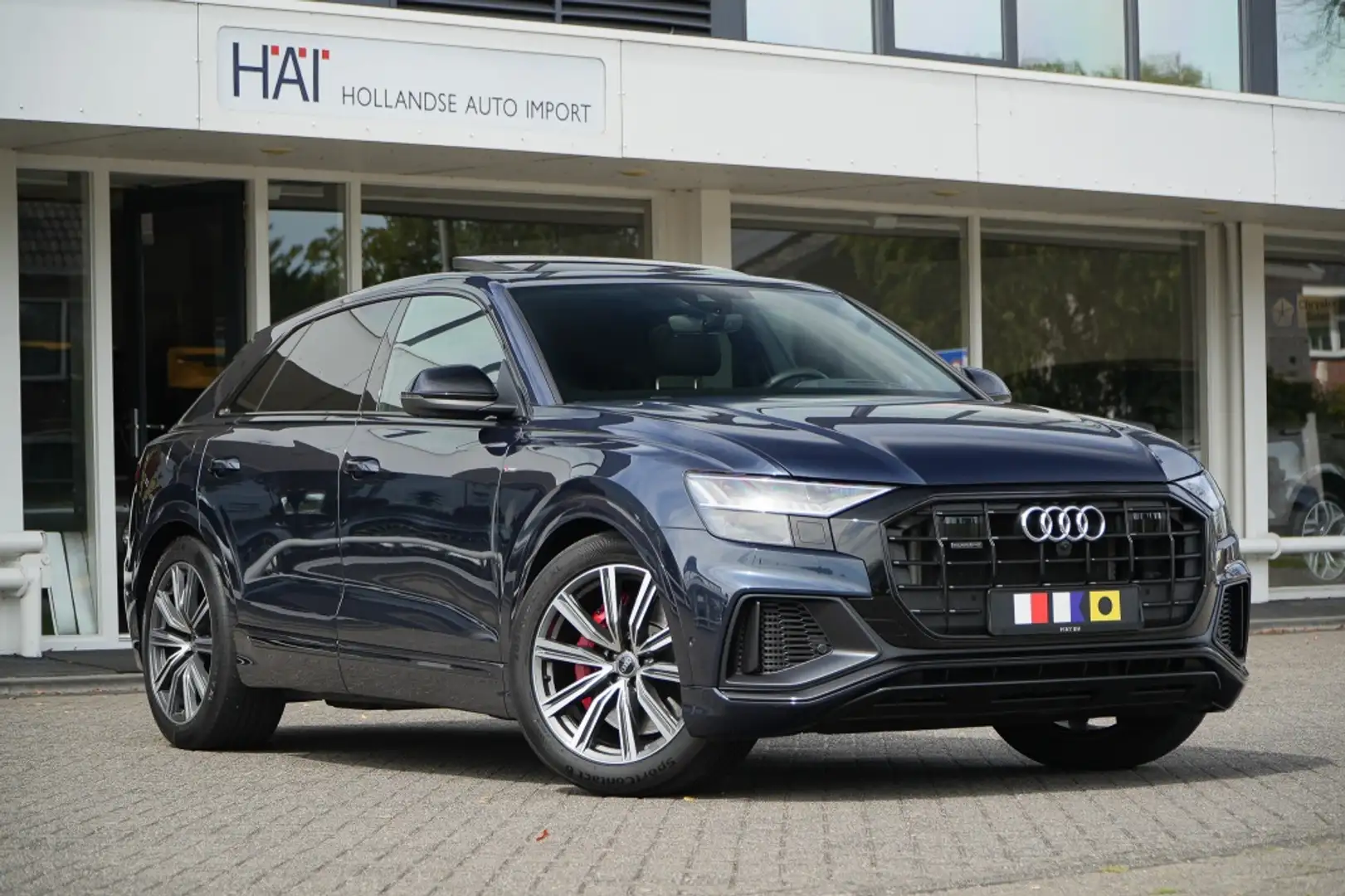 Audi Q8 60 TFSI e Quattro Competition I Pano I Head-up I L Blauw - 1