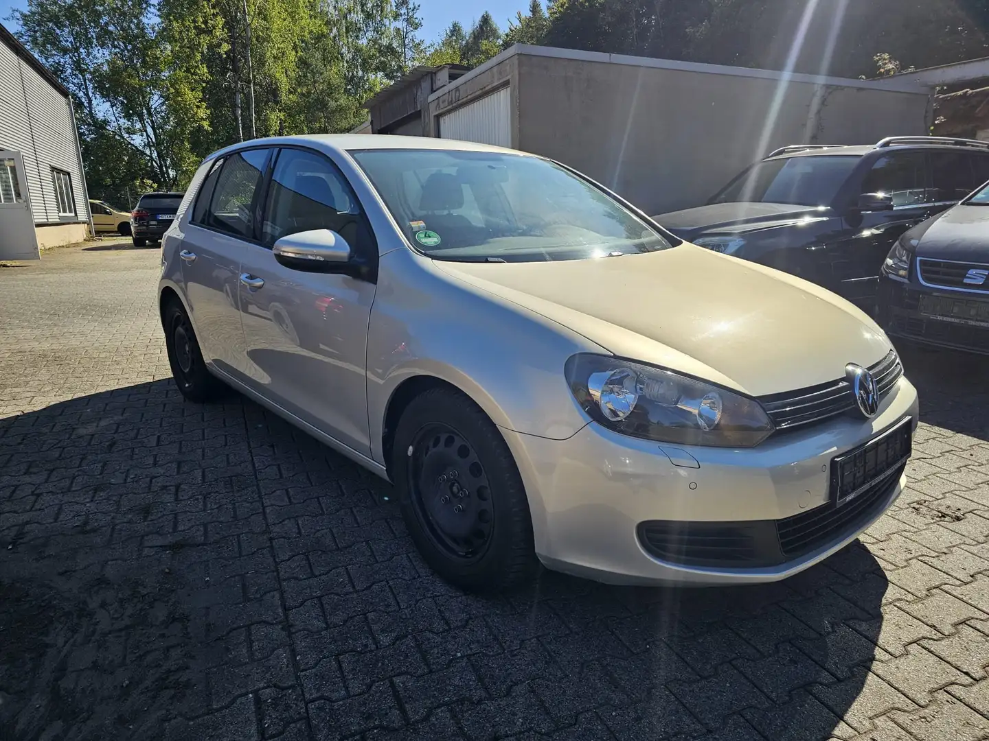 Volkswagen Golf 1.6 Comfortline 1.Hd Scheckheft Tuv neu SHZ PDC - 2