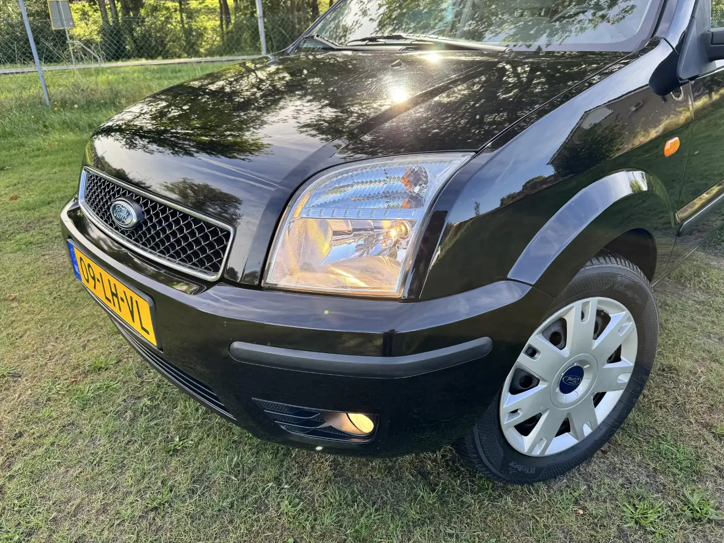 Ford Fusion 1.4-16V Luxury | AIRCO | APK 6-2026 ! | CRUISE CON Noir - 2