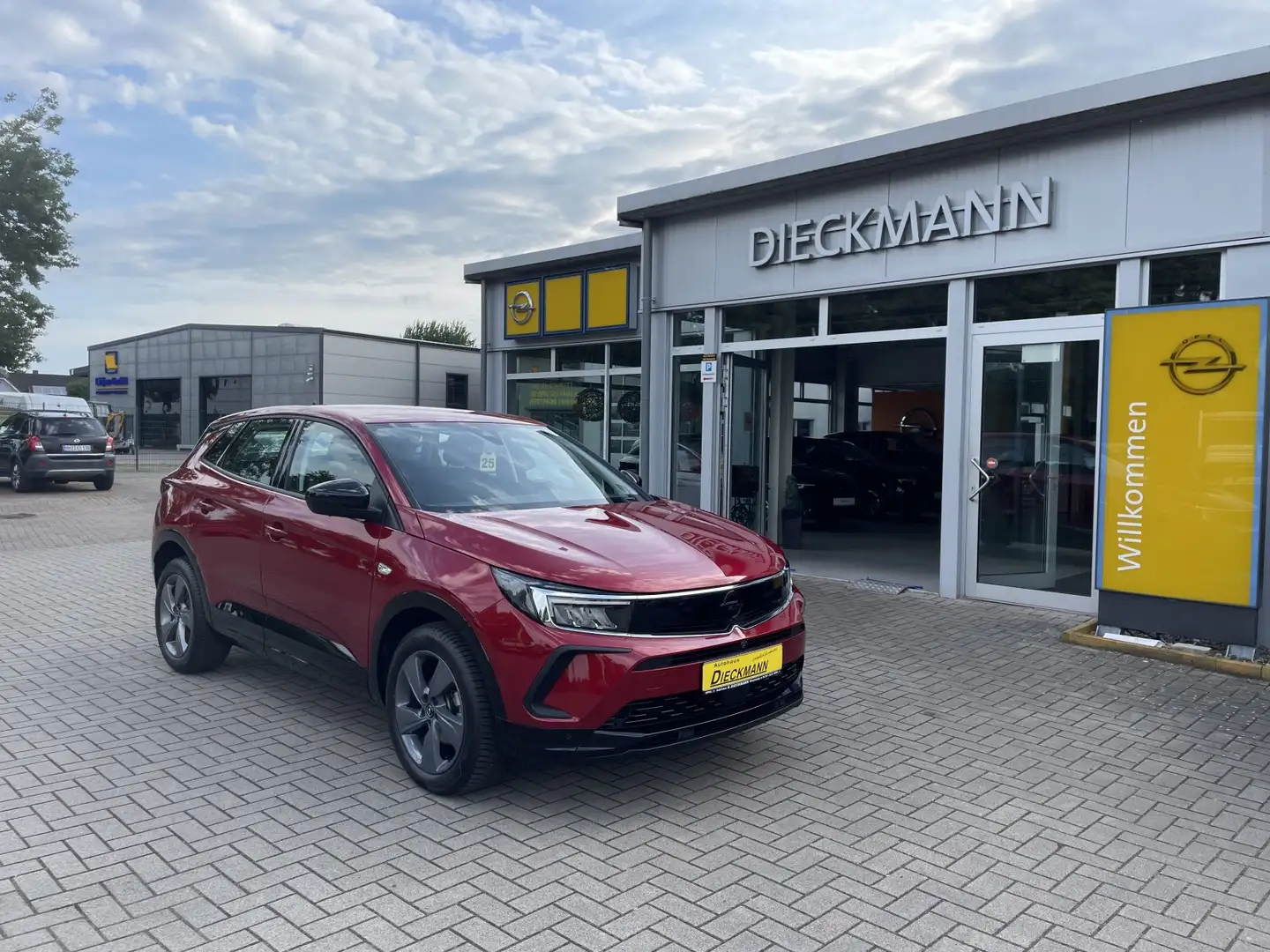 Opel Grandland GS Navi AHK SHZ 360° Cam LED Allwetter Rojo - 2