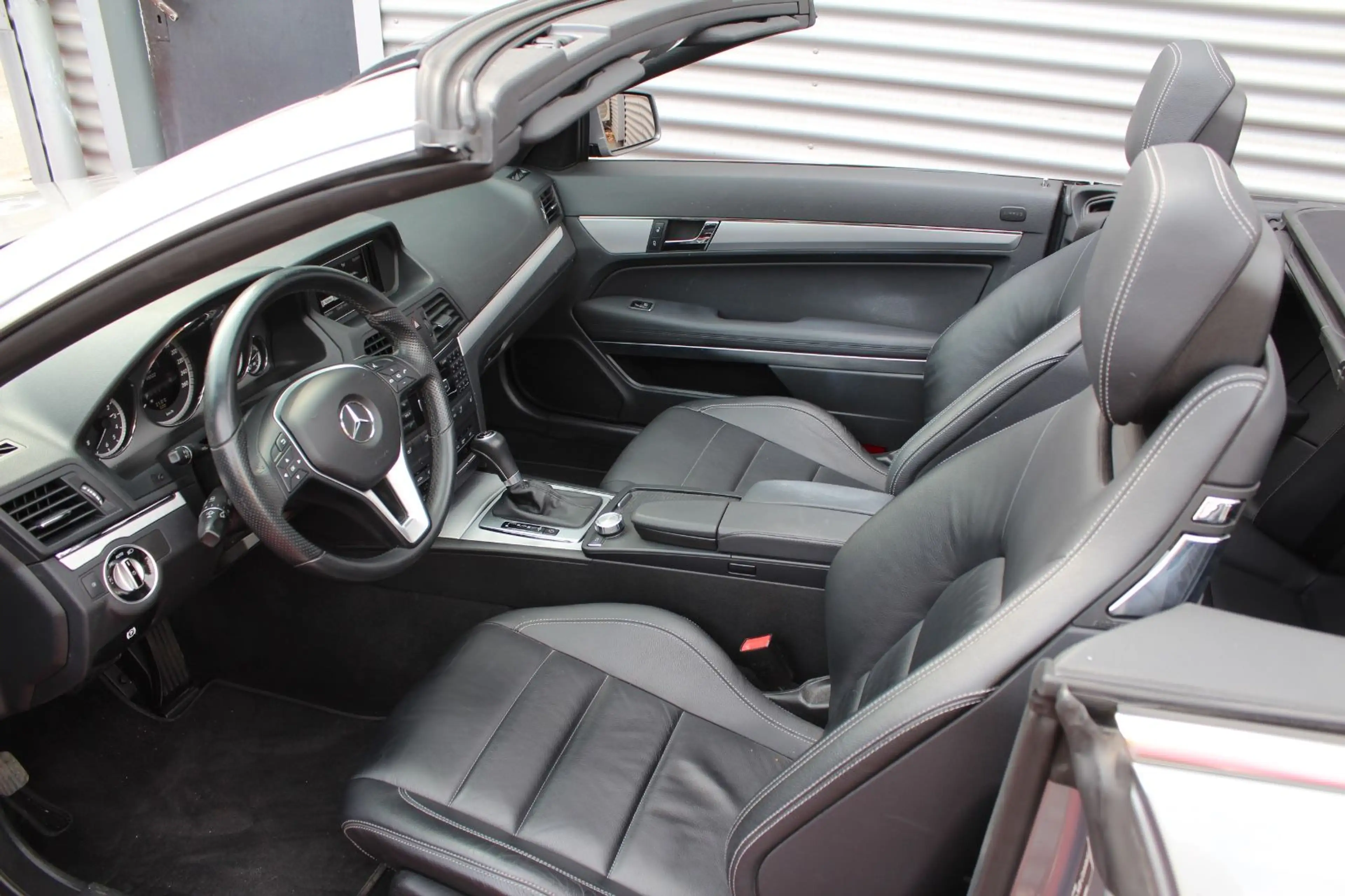 Mercedes-Benz E 250 CABRIO AUTOMATIK KLIMA LEDER NAVI AHK 2.Hd — photo 15