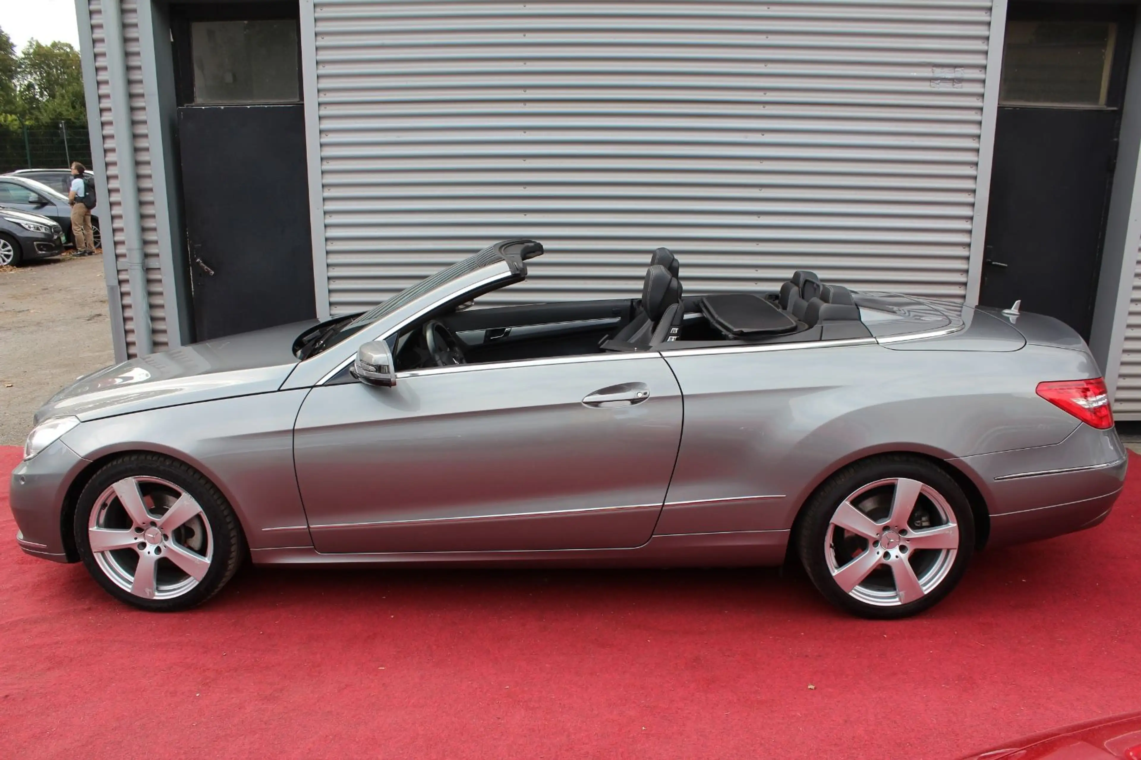 Mercedes-Benz E 250 CABRIO AUTOMATIK KLIMA LEDER NAVI AHK 2.Hd — photo 12