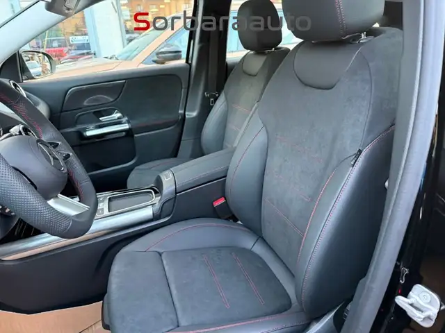 Mercedes-Benz GLA view 28