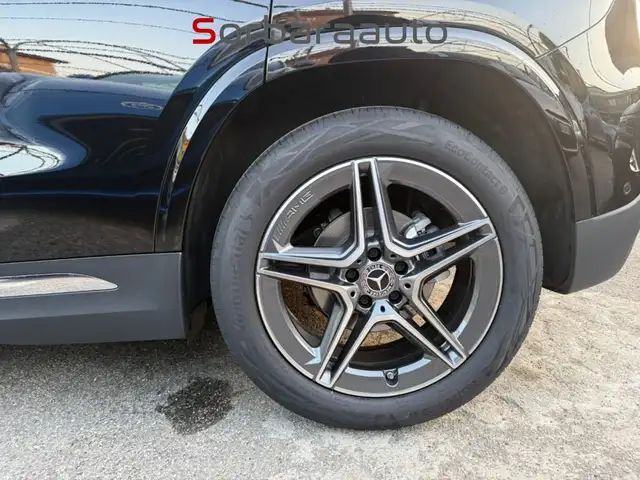 Mercedes-Benz GLA view 11