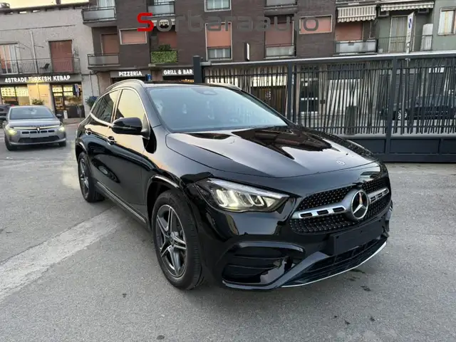Mercedes-Benz GLA view 7