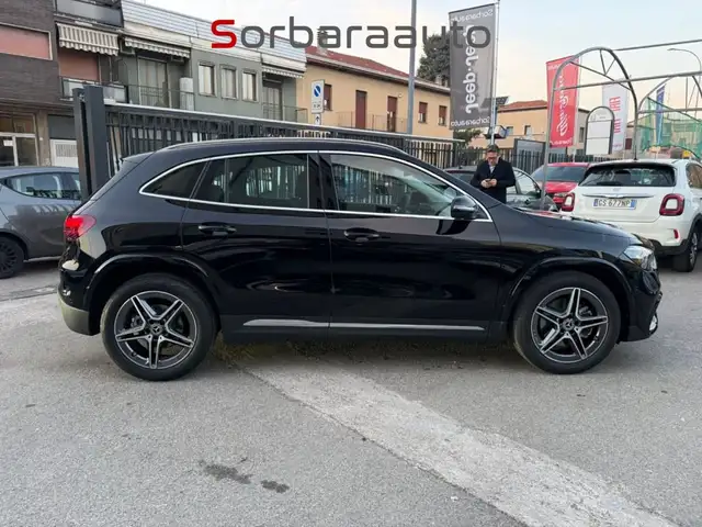 Mercedes-Benz GLA view 6