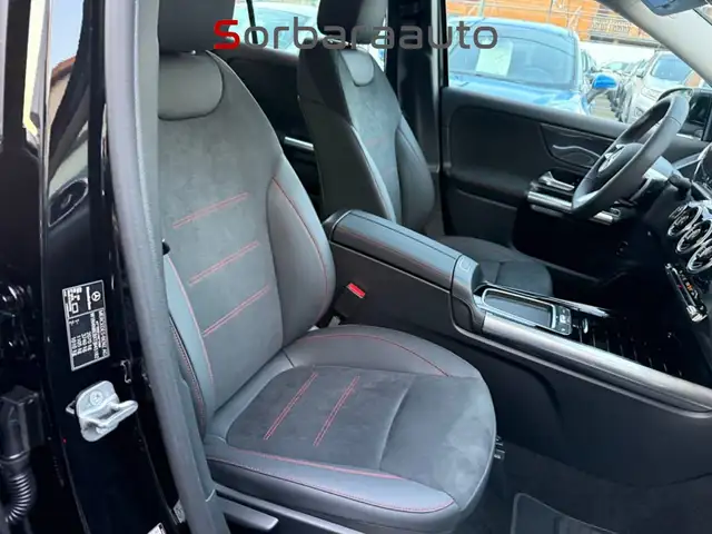 Mercedes-Benz GLA view 29