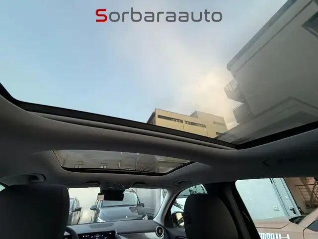 Mercedes-Benz GLA view 26