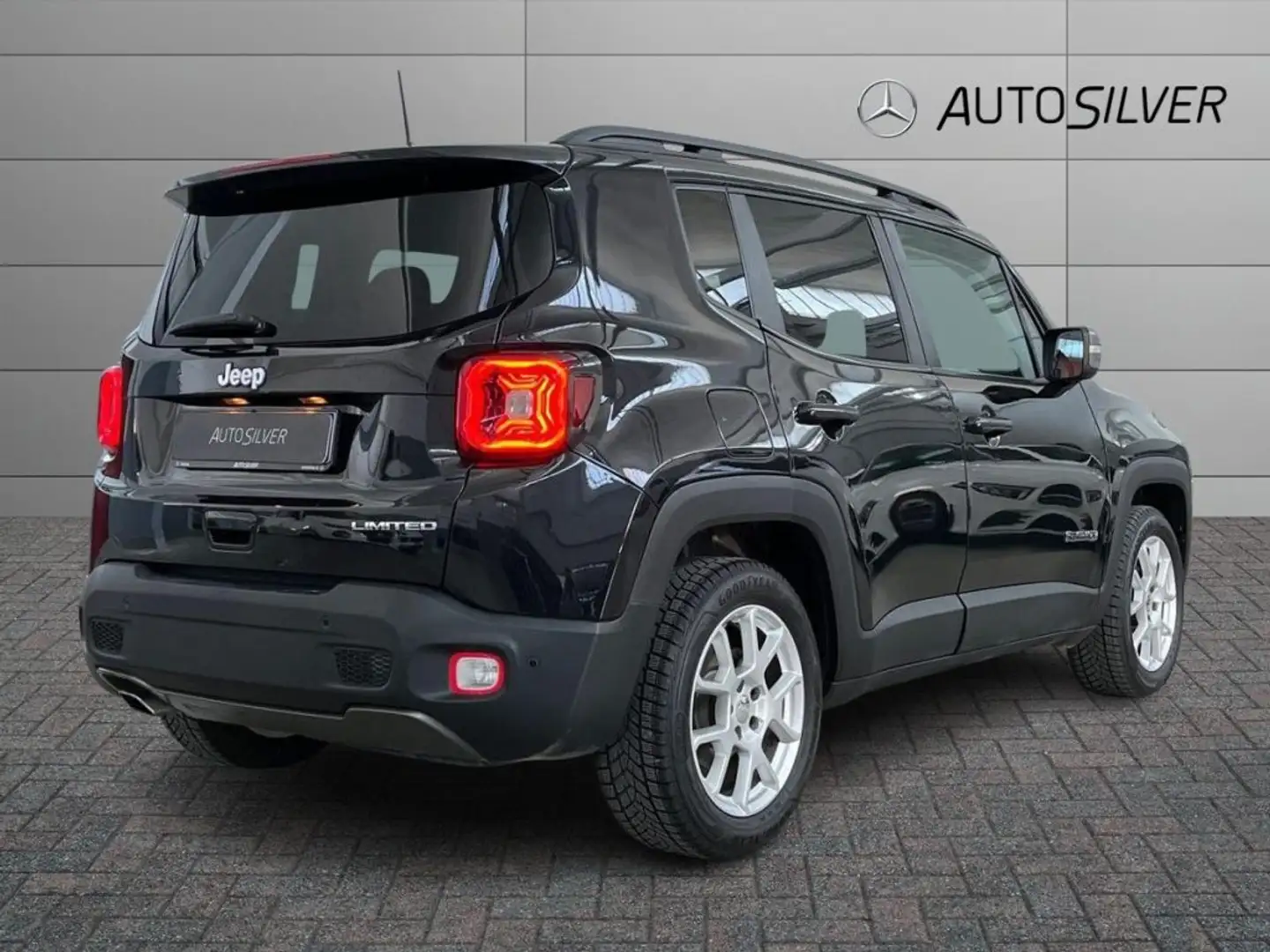 Jeep Renegade 1.6 Mjt DDCT 120 CV Night Eagle Nero - 2