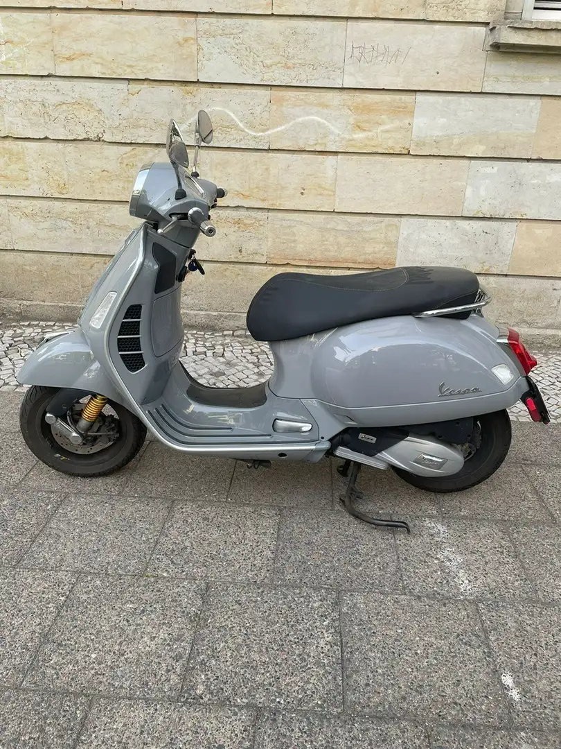Vespa GTS Super Tech 125 ABS ASR Mia Digitaltacho TÜV neu Gris - 1