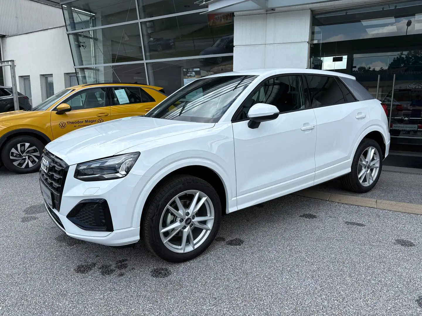 Audi Q2 30 TFSI admired Weiß - 2
