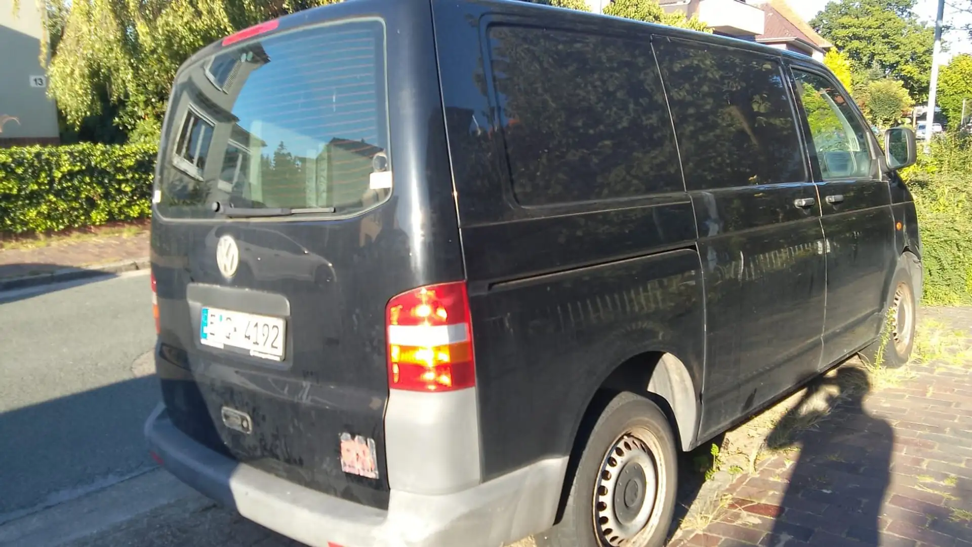 Volkswagen T5 Schwarz - 1