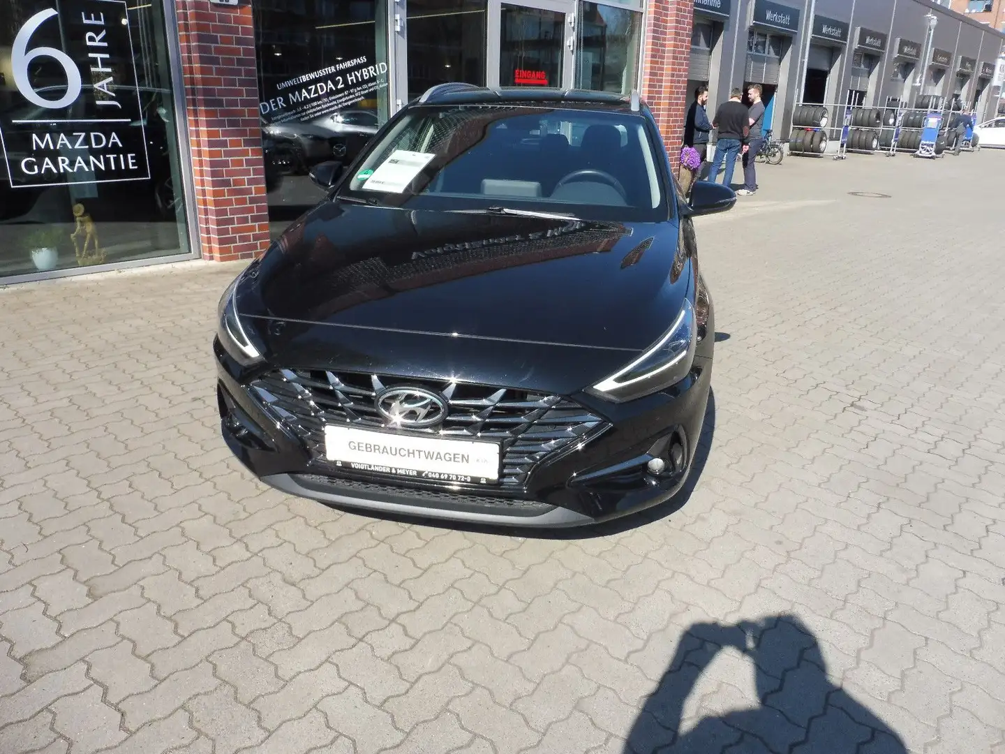 Hyundai i30 Trend Kombi Autom. Navi Kamera LED Ganzjahre Schwarz - 2