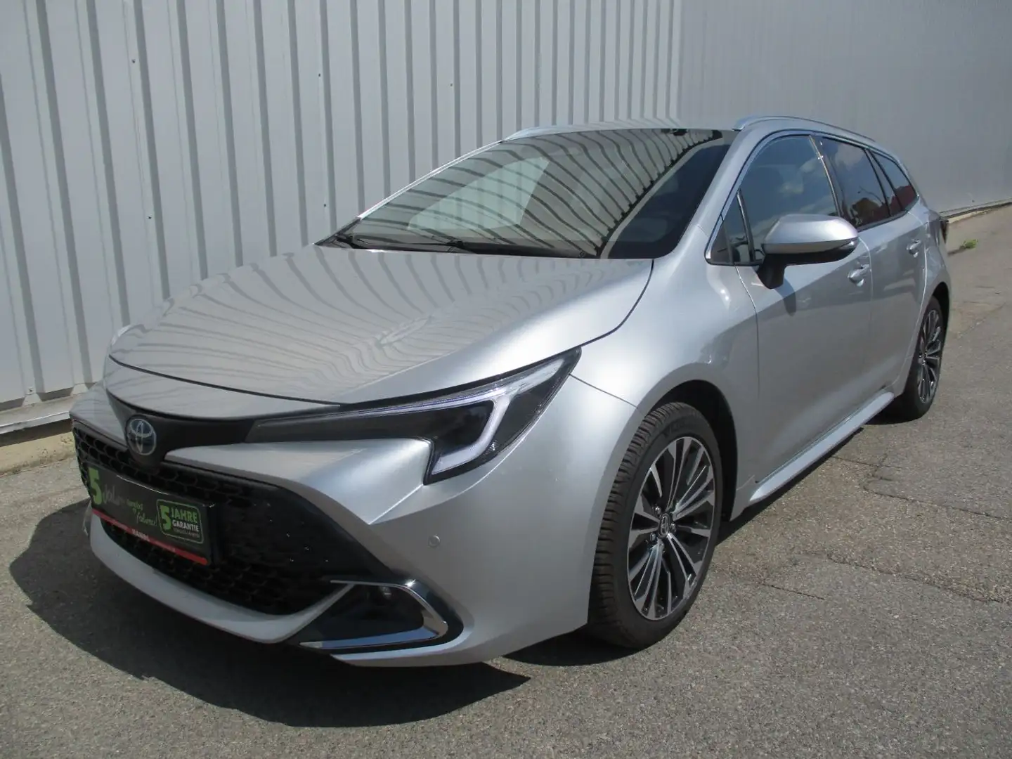 Toyota Corolla Touring Sports 1.8 Active Drive ACC+LED Silber - 2