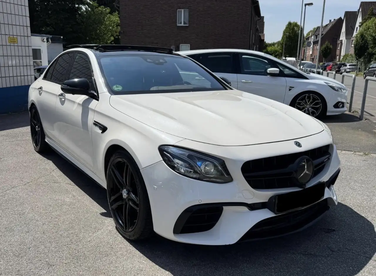 Mercedes-Benz E 63 AMG