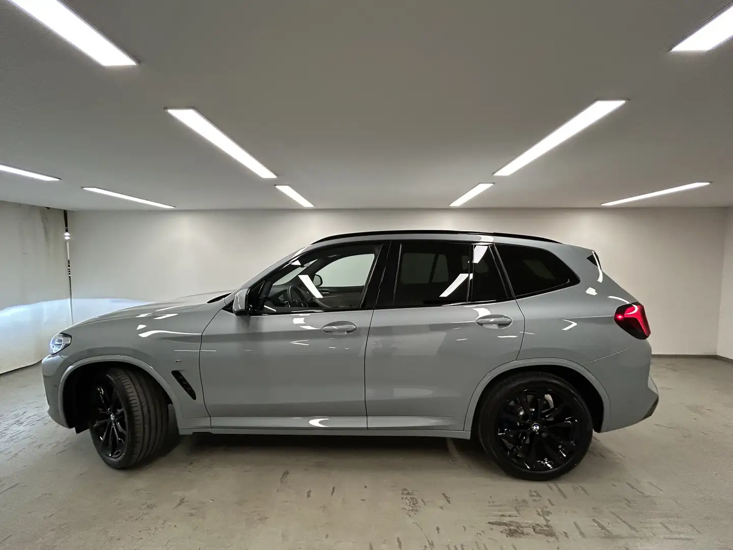 BMW X3 xDrive20d  M Sportpaket Head-Up ACC Laser Innovati Šedá - 2