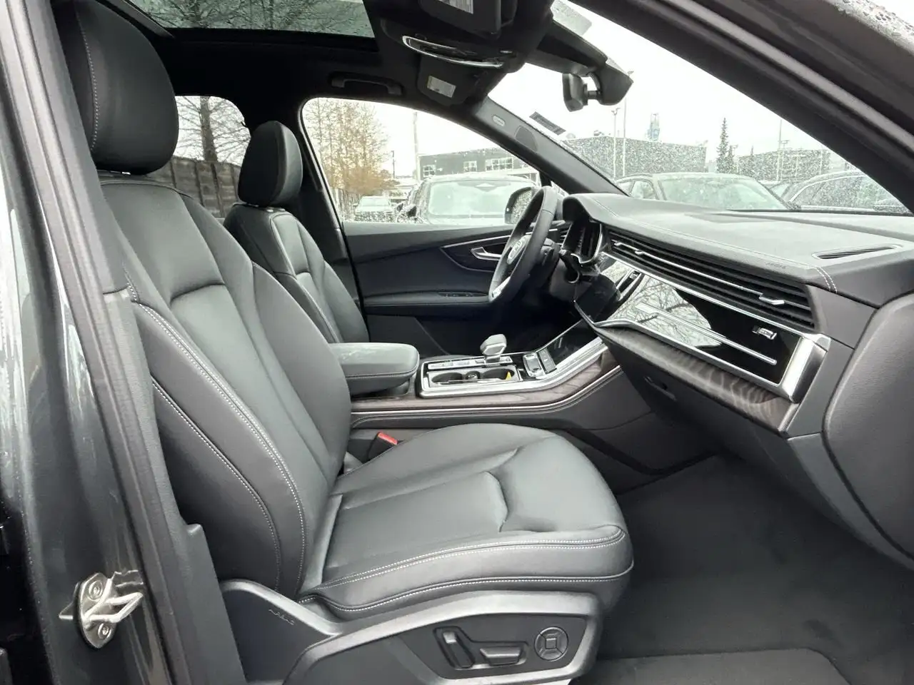 Audi Q7 снимка Audi Q7
