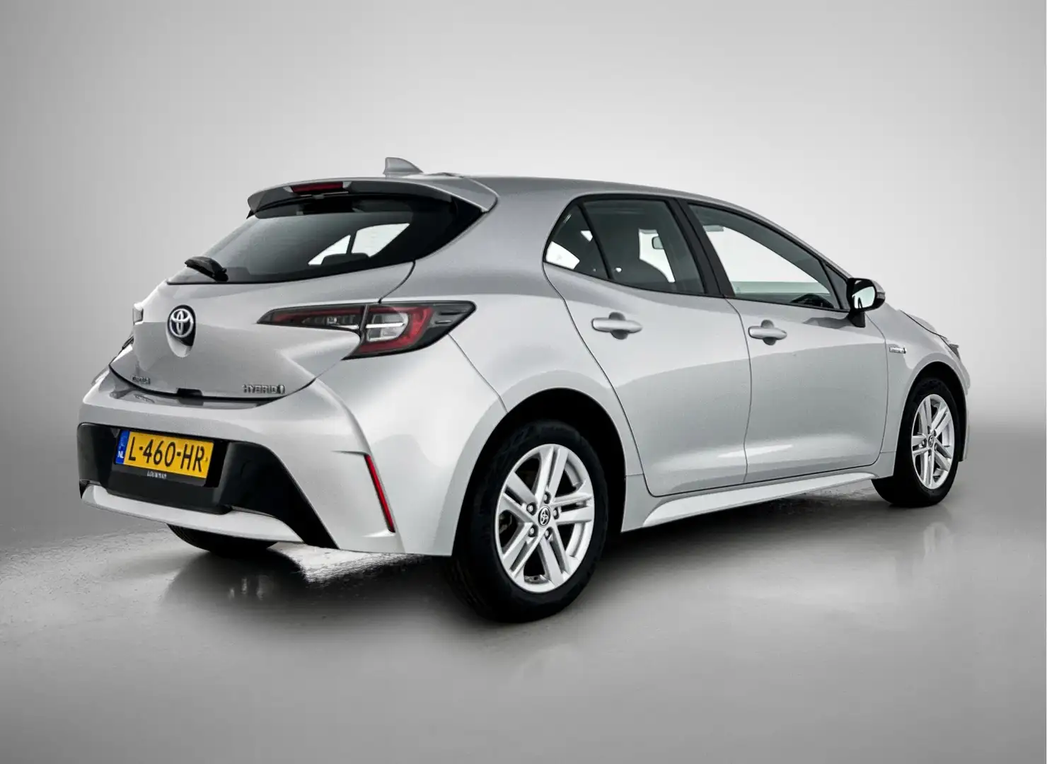 Toyota Corolla 1.8 Hybrid Active Grijs - 2
