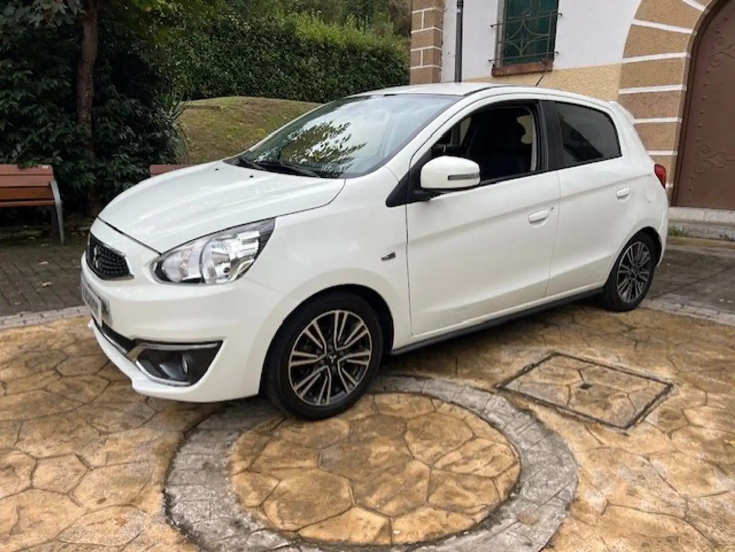 Mitsubishi Space Star 120 MPI Kaiteki Bianco - 1