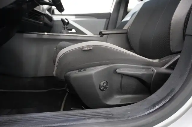 Opel Astra view 11