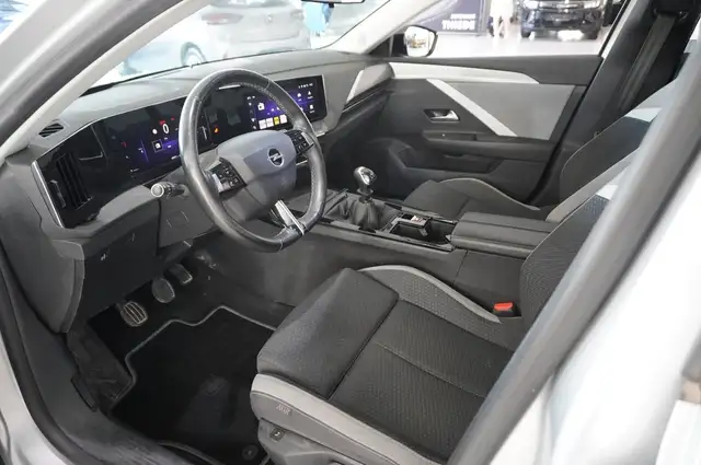 Opel Astra view 10