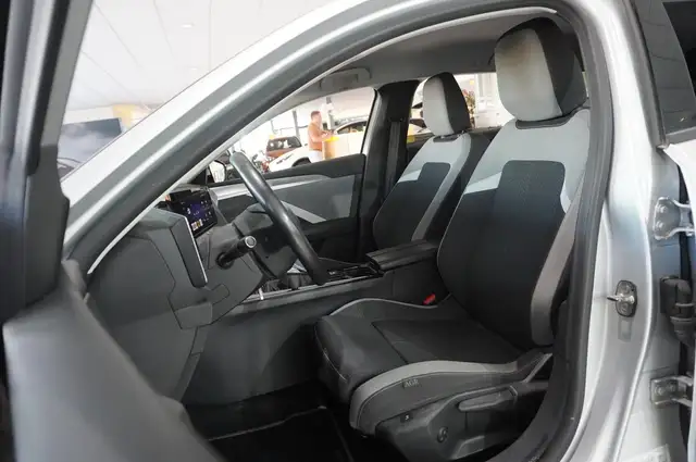 Opel Astra view 13