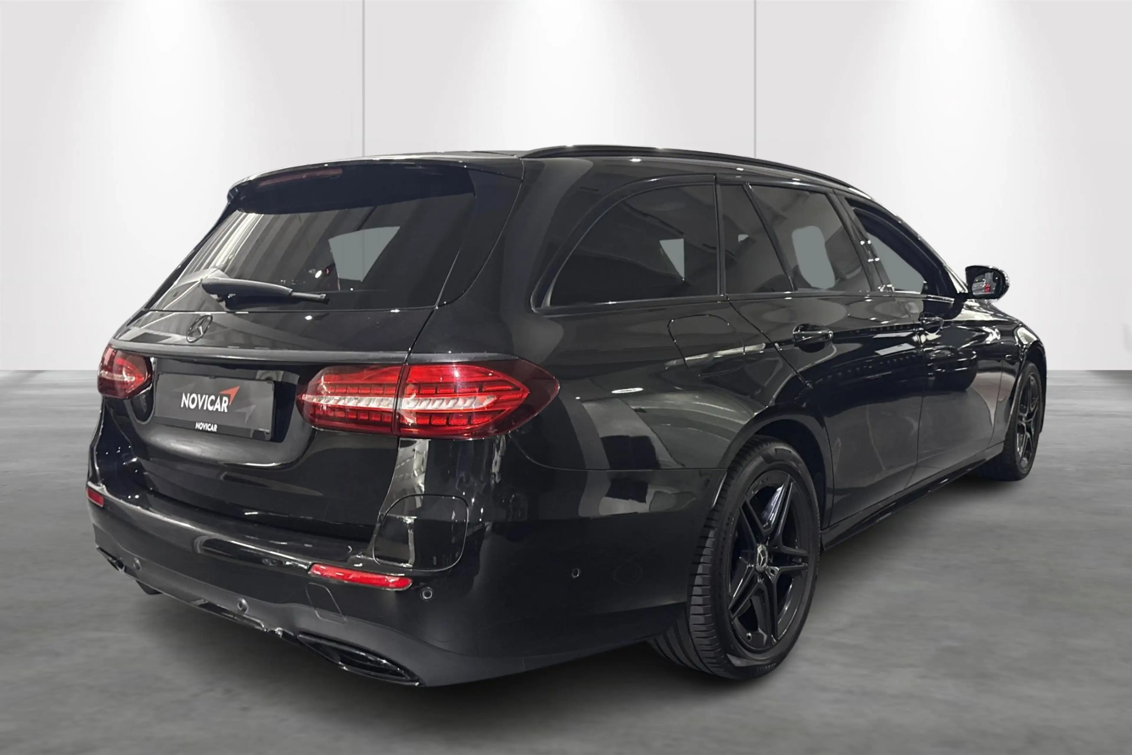 Mercedes-Benz E 300 Break E 300de *BURMESTER AMG LINE PREMIUM PLUS LUX — photo 2