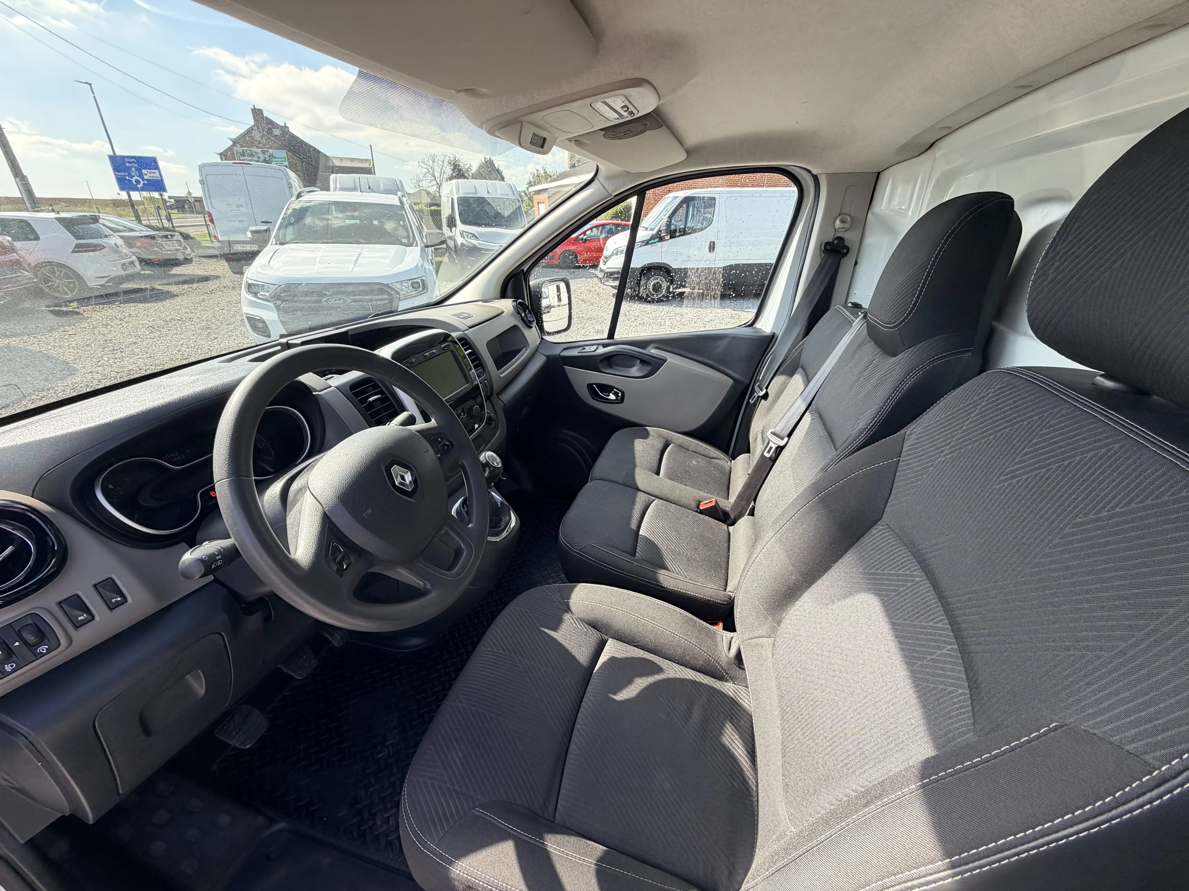 Renault Trafic 1.6 dCi 2L2H1 TVA Déductibles 3 PLACES NAVIGATION — photo 10