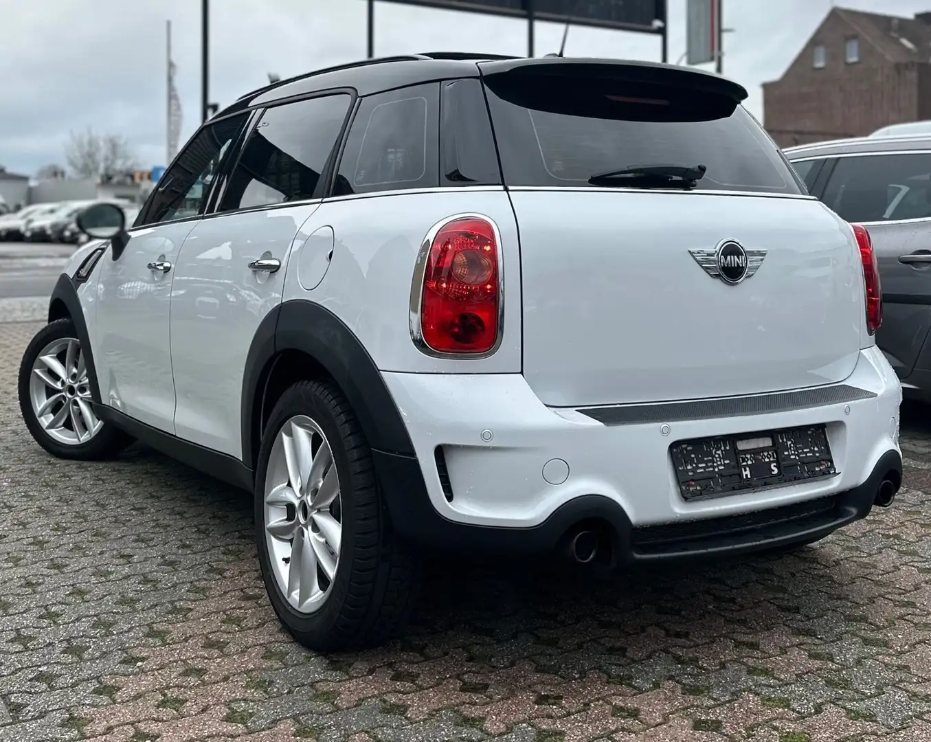MINI Cooper S COOPER S*COUNTRYMAN*H&K-SHZ-PANO-LEDER-NAVI-NR Weiß - 2