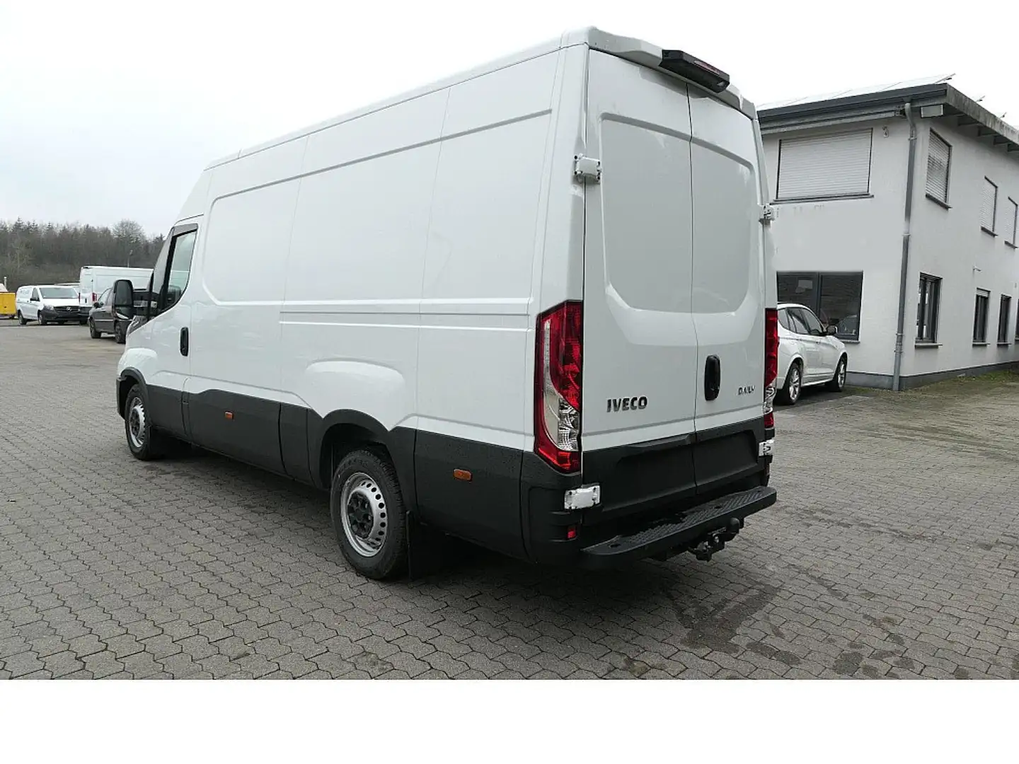 Iveco Daily Daily 35S18A8 RS 3.520 mm Top-Ausstattung Weiß - 2