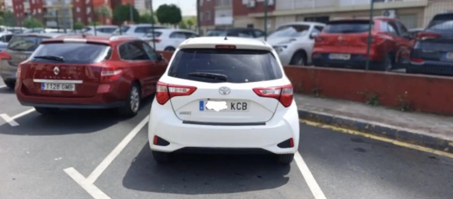 Toyota Yaris Pro 110 VVT-i Dynamic Business - 2