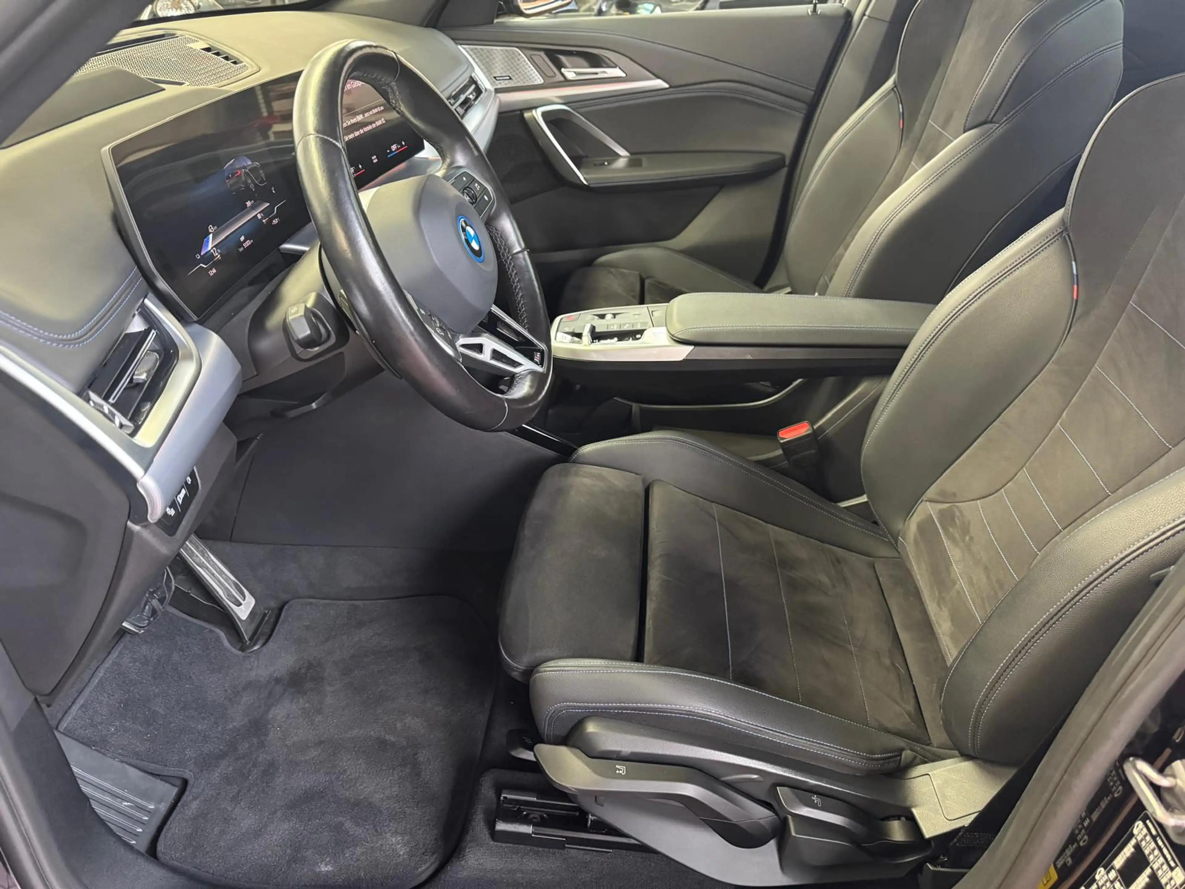 BMW X1 30 xDrive M Sport Pano H K Park.HUD SHz — photo 7