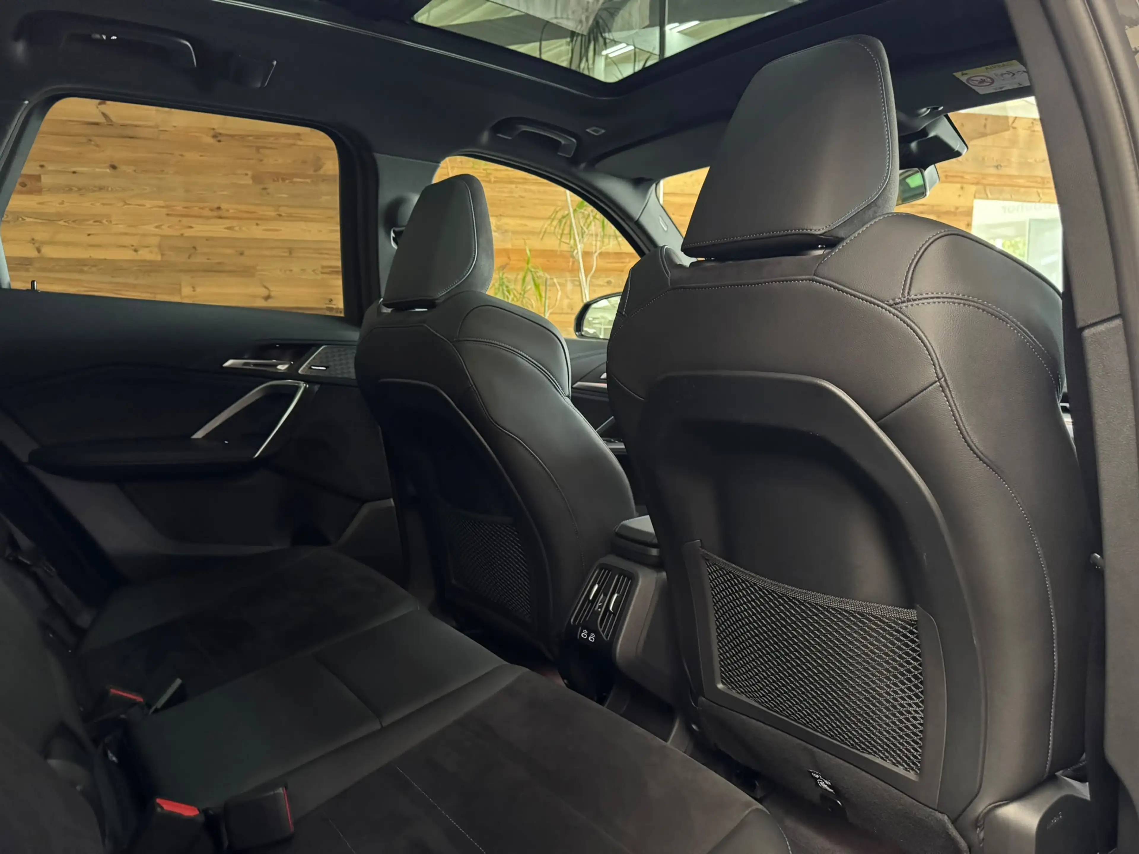 BMW X1 30 xDrive M Sport Pano H K Park.HUD SHz — photo 9