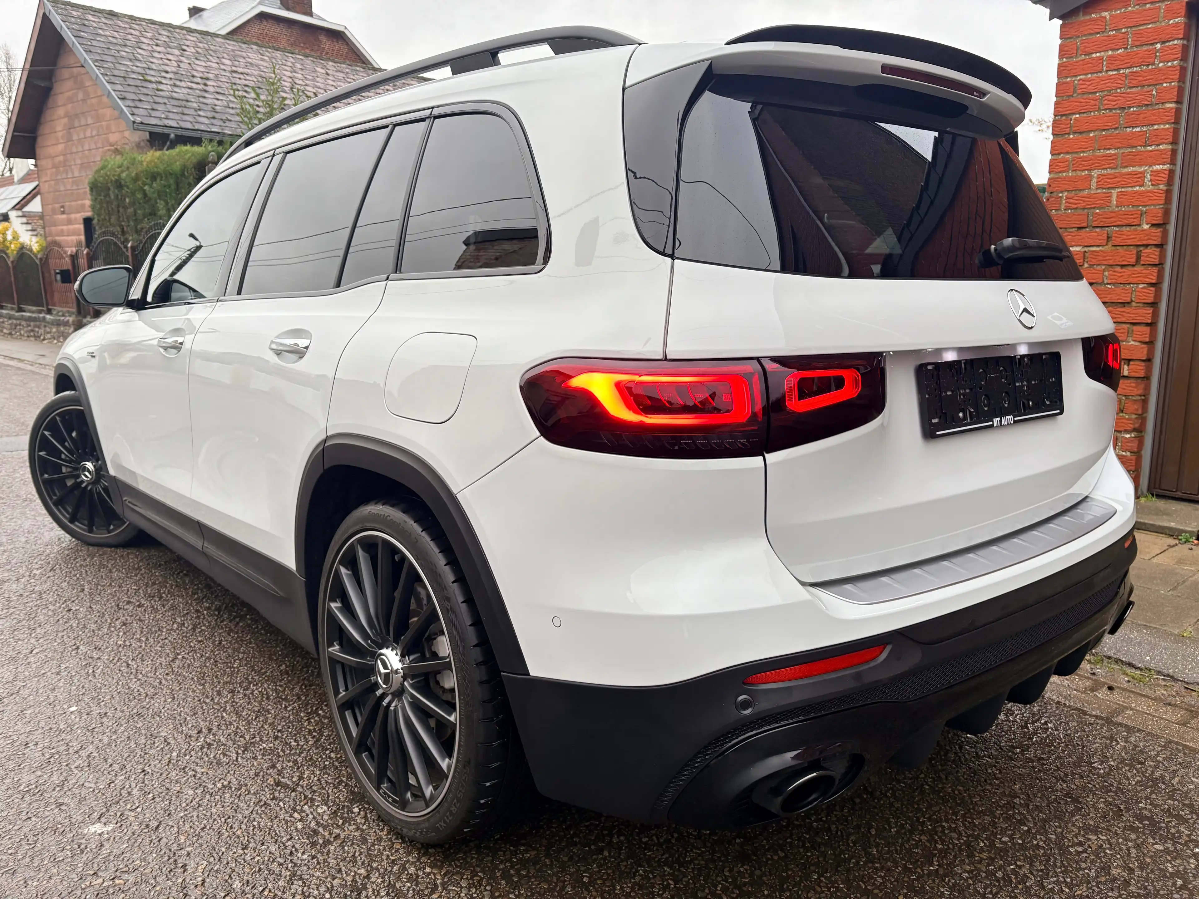 Mercedes-Benz GLB 35 AMG TURBO 4-Matic *1er Propriétaire *Suivi Mercedes — photo 2