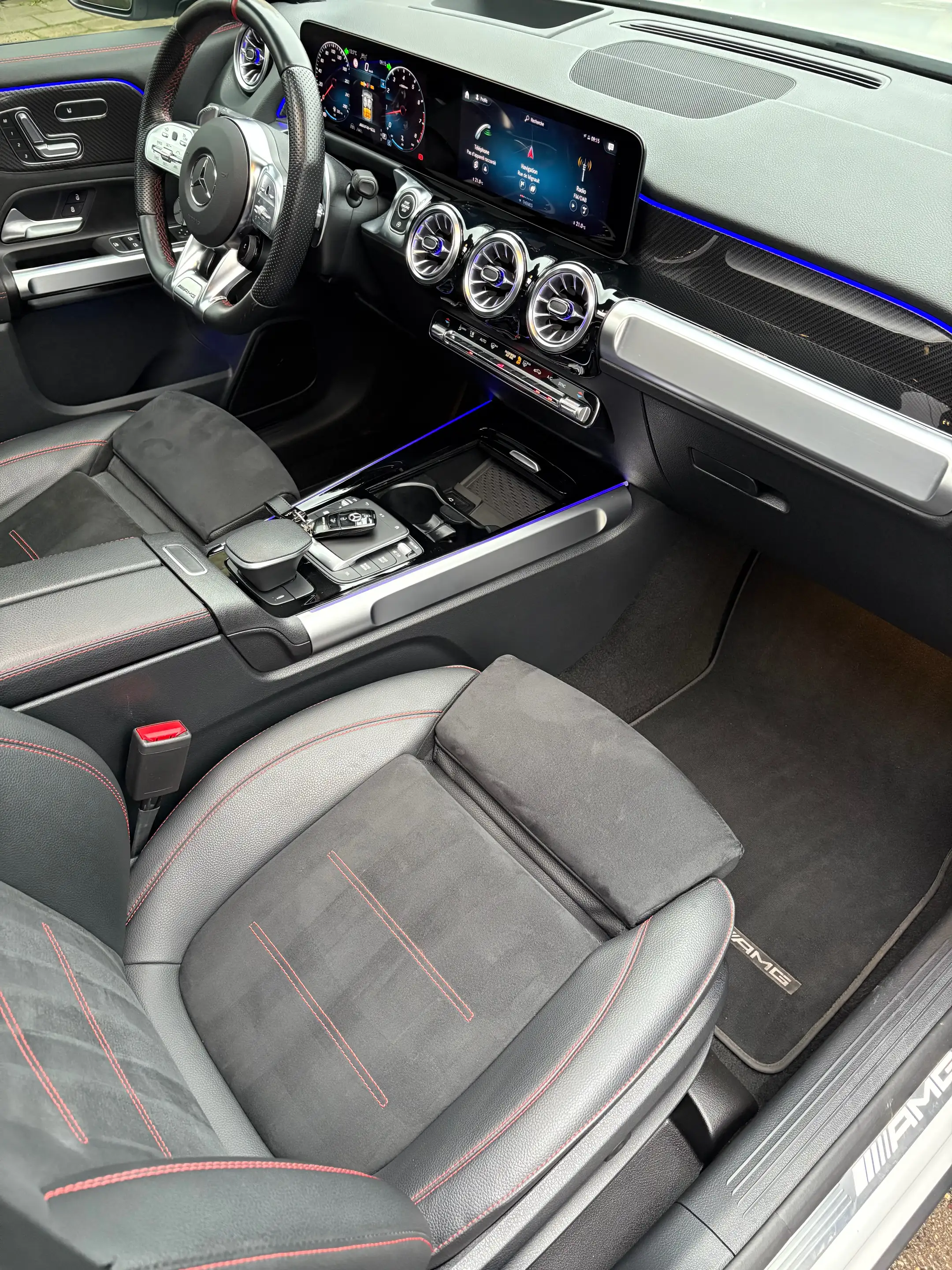 Mercedes-Benz GLB 35 AMG TURBO 4-Matic *1er Propriétaire *Suivi Mercedes — photo 12