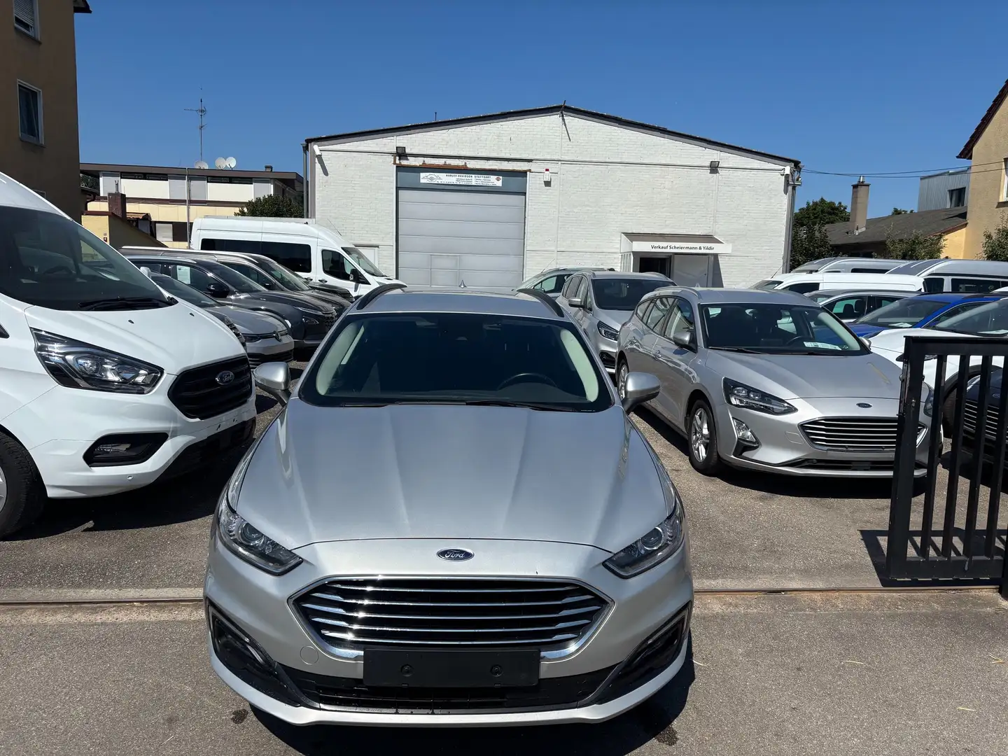 Ford Mondeo Autom. PTS Kamera Navi Sihzg 1.Hand Silber - 2