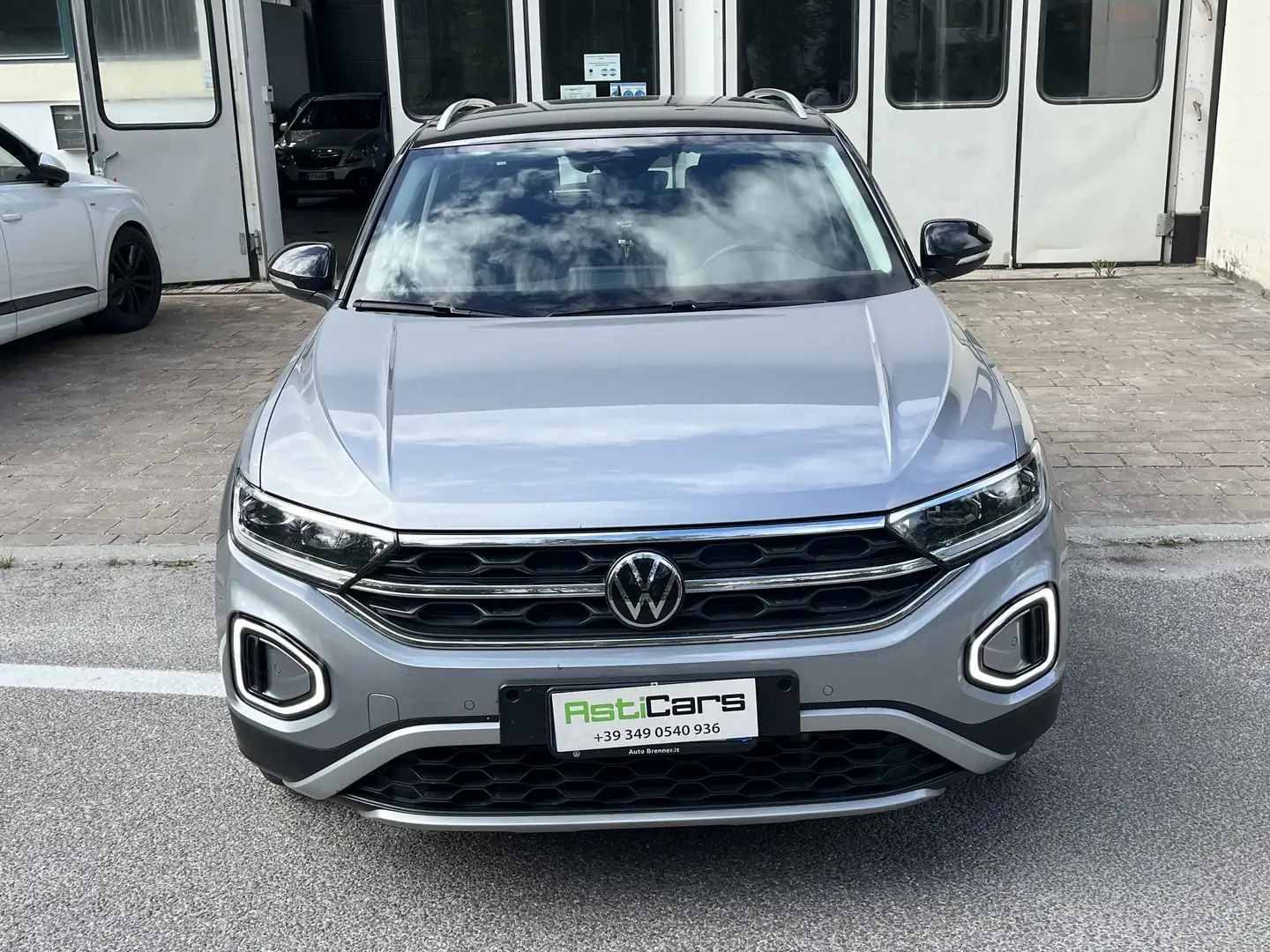 Volkswagen T-Roc 2.0 TDI DSG Style 4Motion LED Navi Grau - 2