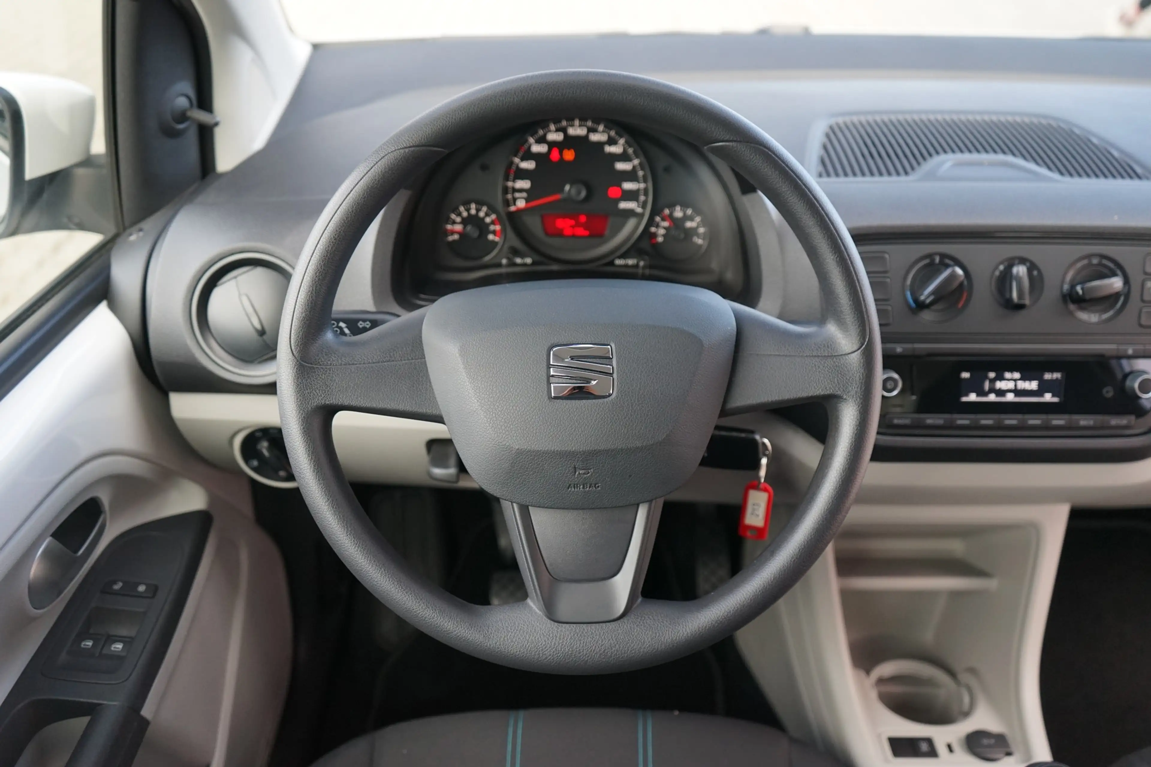 SEAT Mii 1.0 Chic AUX Bordcomputer Checkheft — photo 14