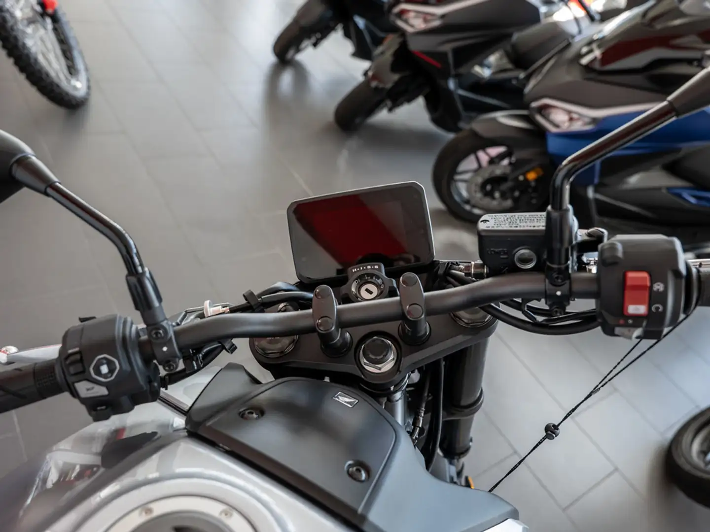 Honda CB 750 Hornet / Sport-Paket / SC-Project SC1-R Sportauspuff Plateado - 2