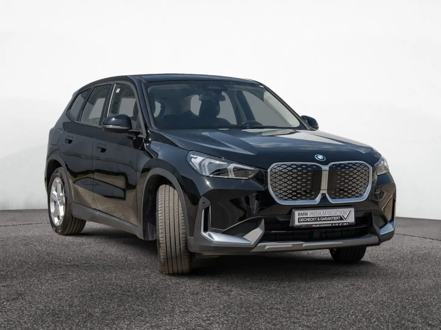 BMW iX1 xDrive 30 HUD+360°KAM+LED+NAVI+SHZG Schwarz - 2