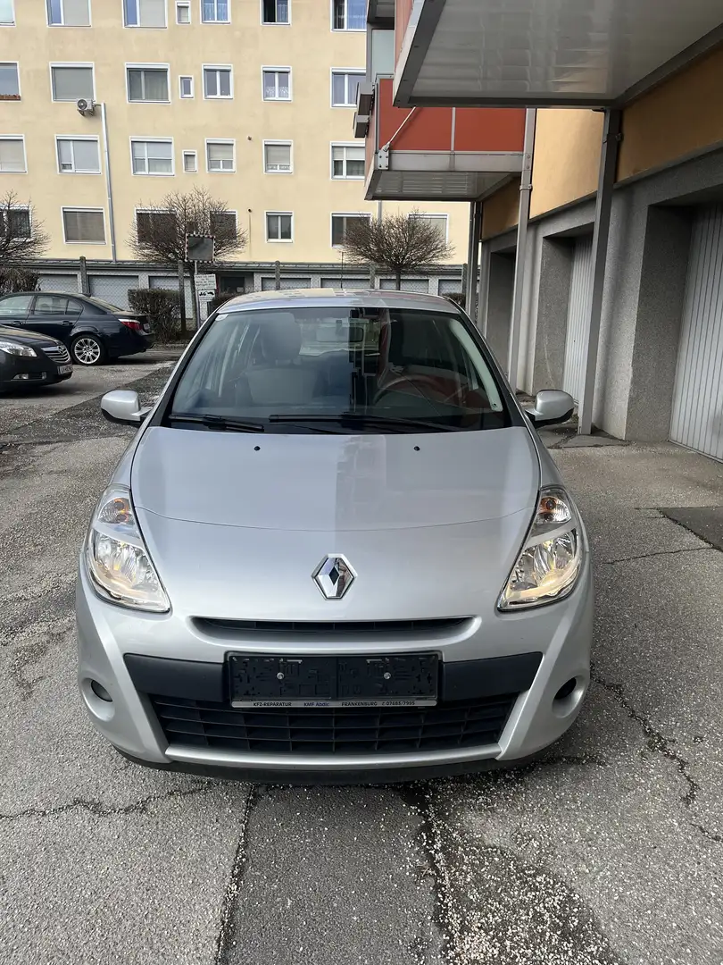 Renault Clio 1.2 16V 75 Night and Day - 1