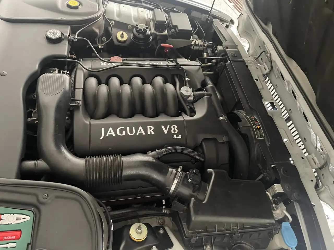Jaguar XJ8 3.2, foto 4