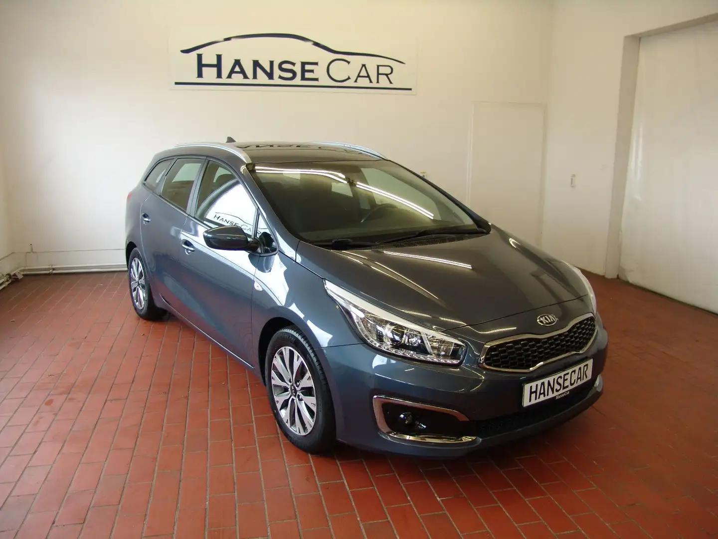 Kia Ceed SW / cee'd SW /Navi/R.Kamera/AHK/Garantie ! Blau - 1