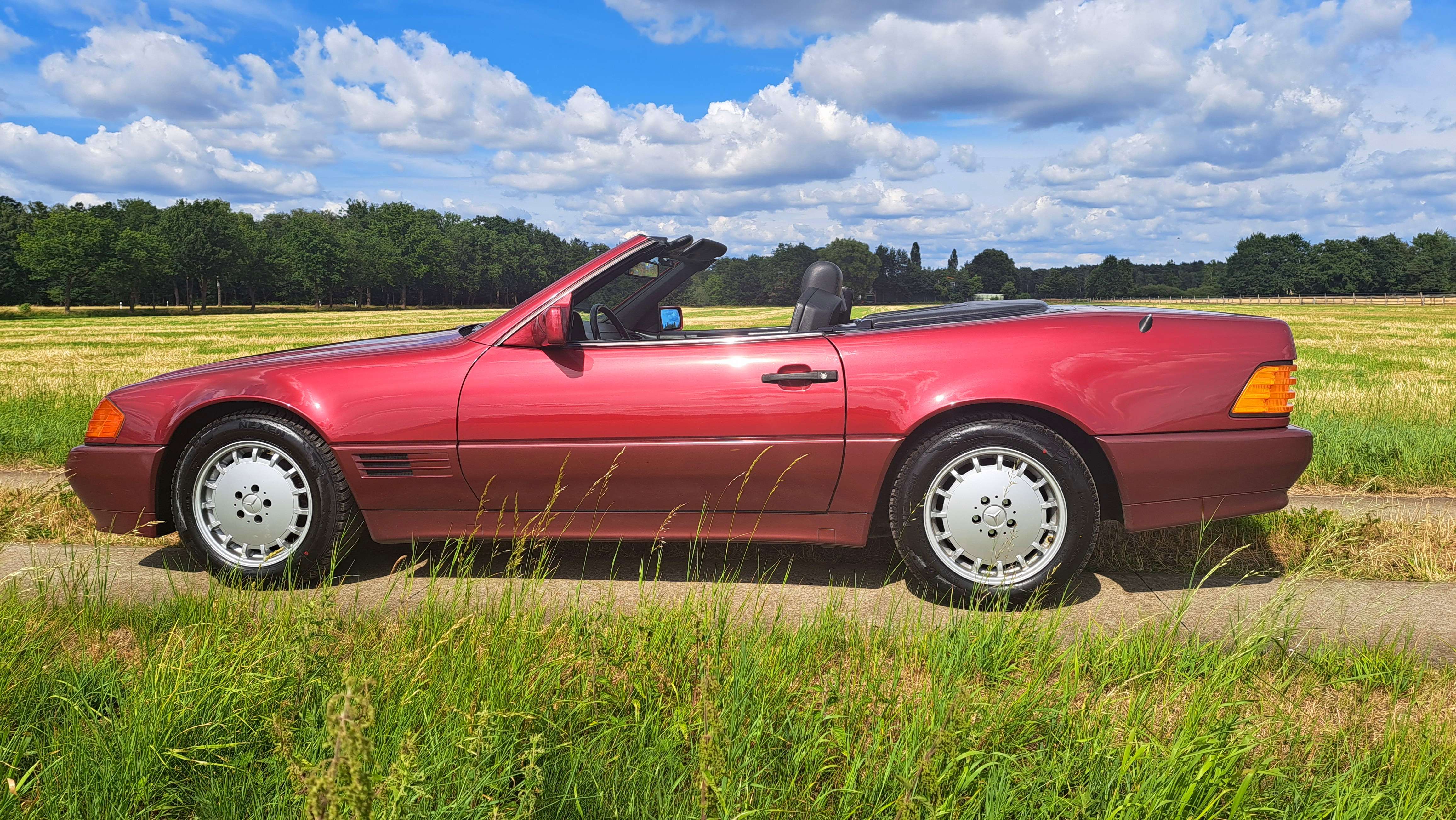 Second hand Mercedes Benz Sl-Class 300