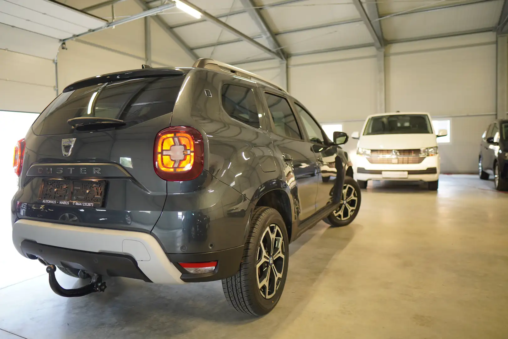 Dacia Duster TCe 100 GPF LPG Jubiläum NAVI AHK RÜCKFAHRK Grau - 2