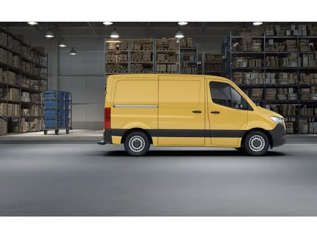 Mercedes-Benz Sprinter view 6