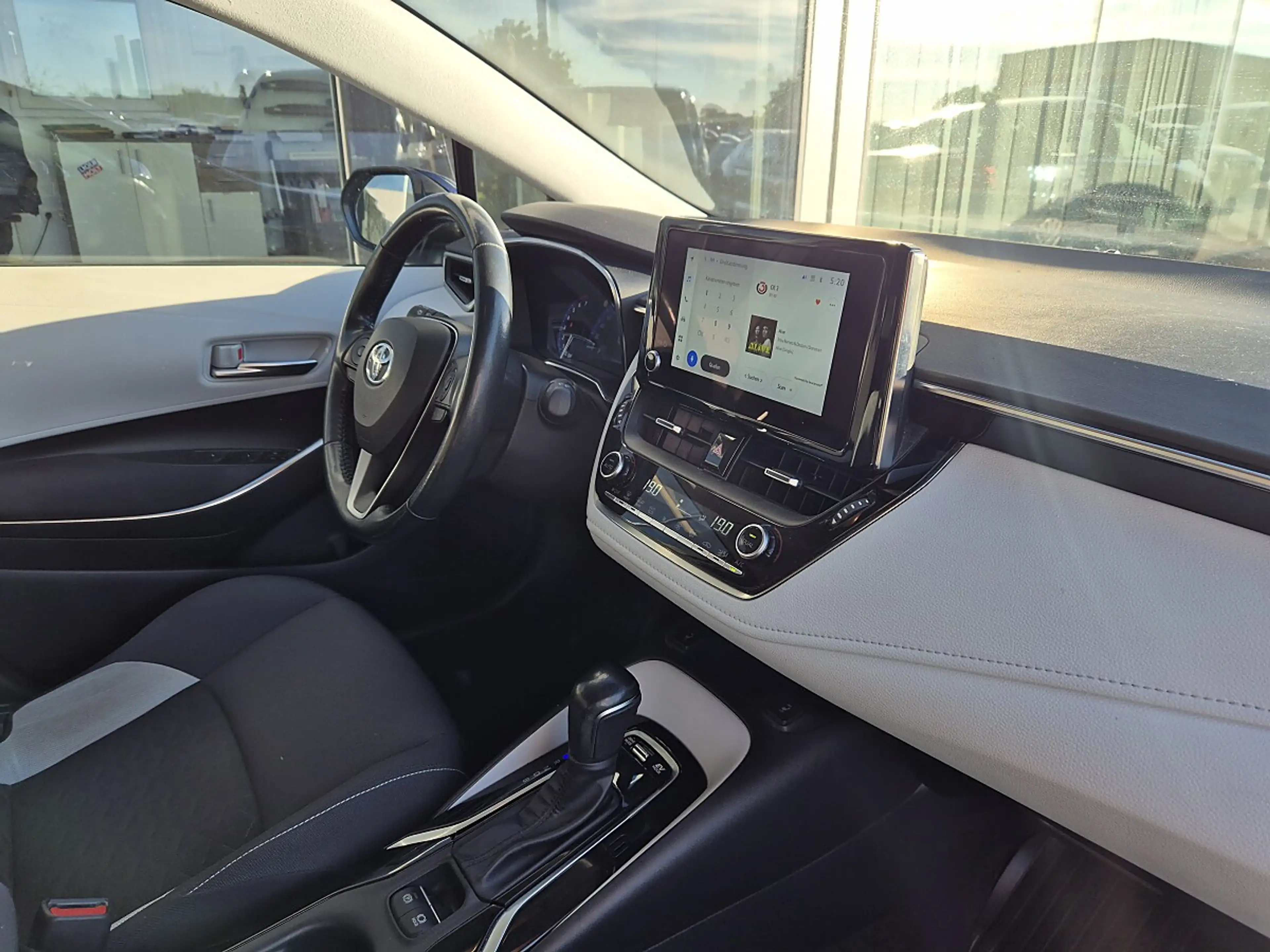 Toyota Corolla Kombi 1,8 Hybrid Active Drive — photo 12
