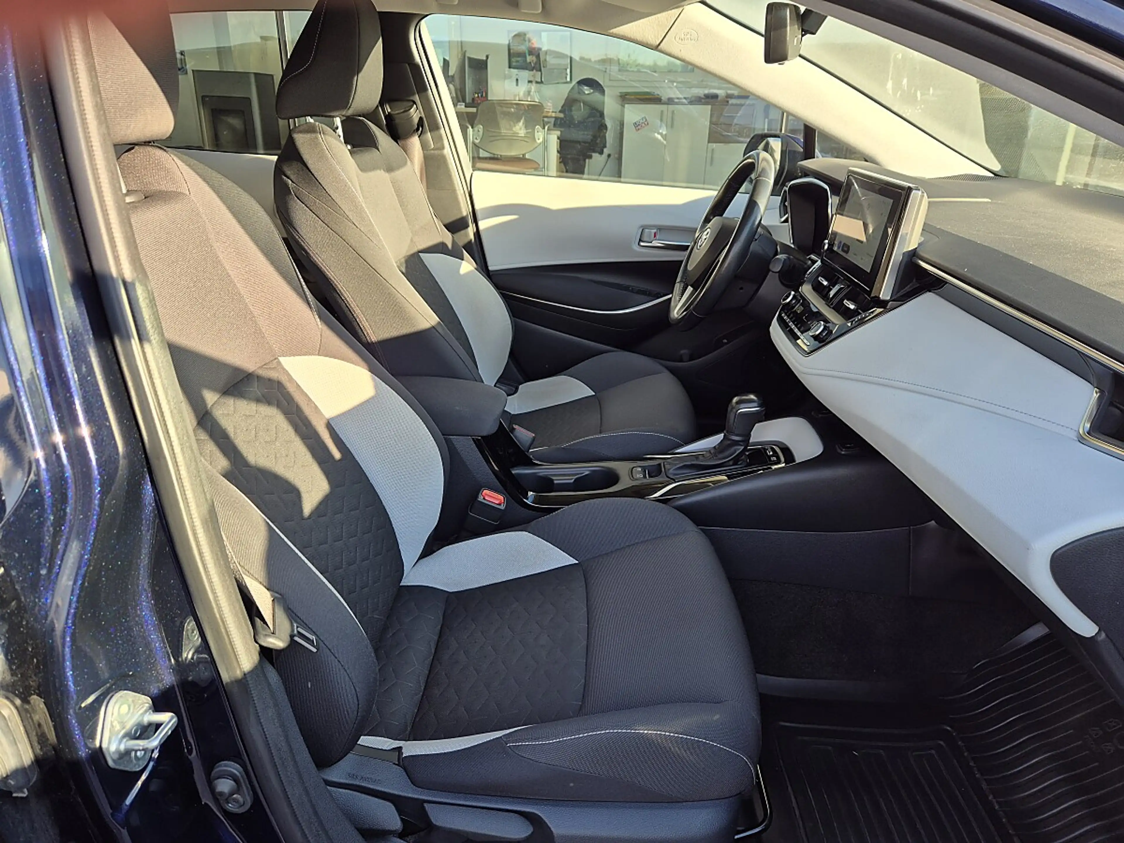Toyota Corolla Kombi 1,8 Hybrid Active Drive — photo 11