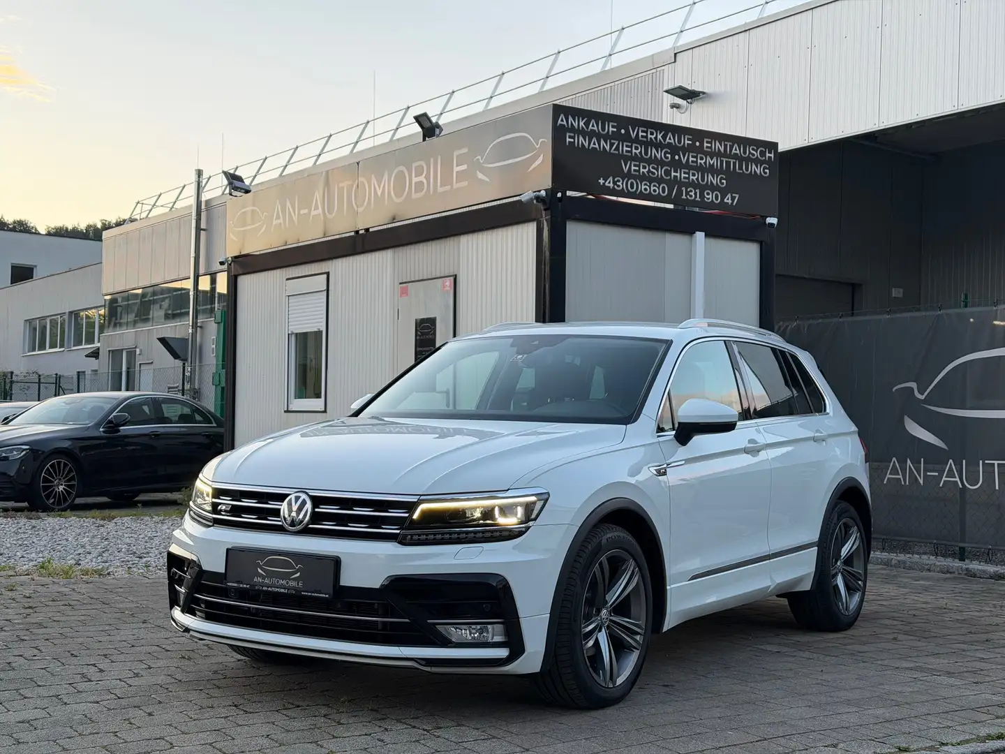 Volkswagen Tiguan 2,0 TDI R-Line Comfortline Finanzierung möglich Weiß - 1