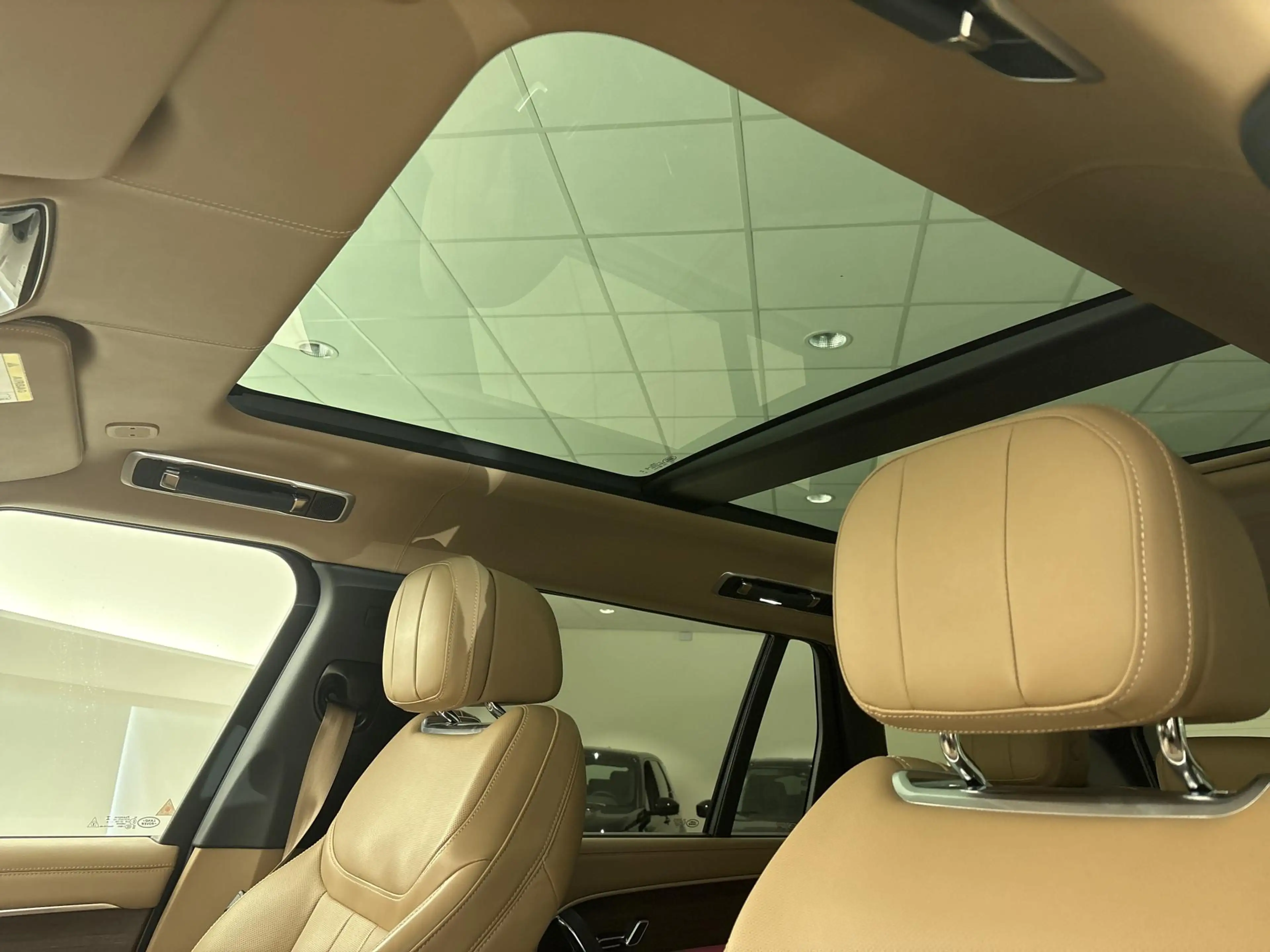 Land Rover Range Rover P440e LWB Autobiography | Massage | Long Wheel Bas — photo 10
